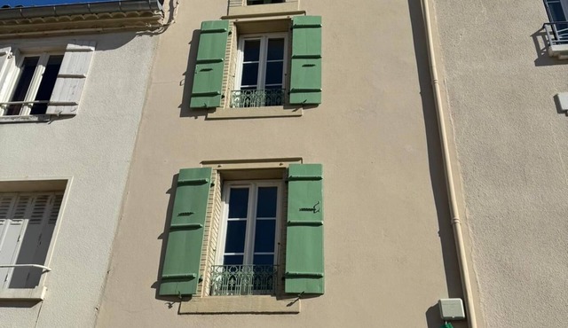 Character house, located beneath the Château de Foix. Ideal for families.