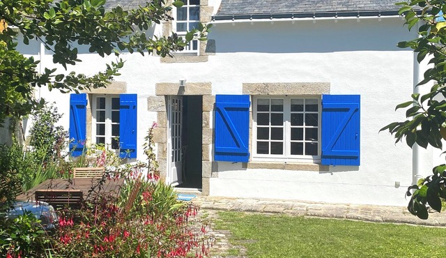 Character house near the salt marshes and the Côte Sauvage