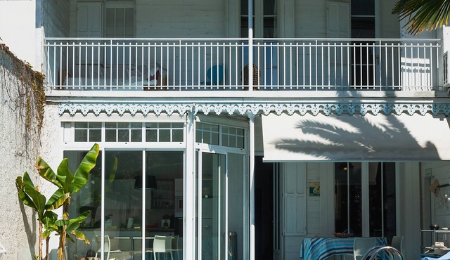 Character house, stone, typically bordelaise