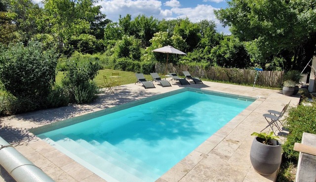 Character house with private pool, private parking, large garden and Wifi