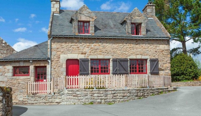 Character house with all comforts, large terrace with Gulf view. wifi