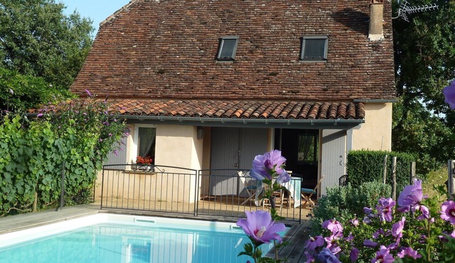 Character house with swimming pool in Loubressac near Rocamadour, Dordogne valley