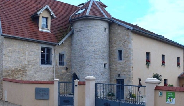 Character House with Pool, Spa, Game Room and Wi-Fi