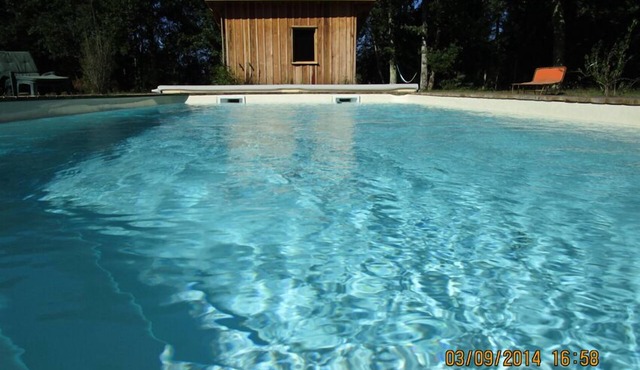 Character LANDAISE house with swimming pool in the heart of the forest