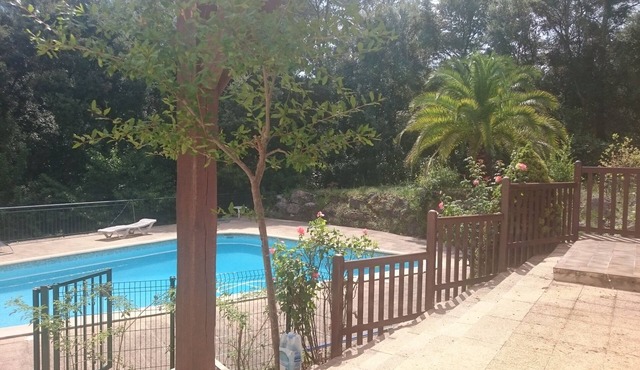 Character property in magnificent 1ha park, 5km from the city center