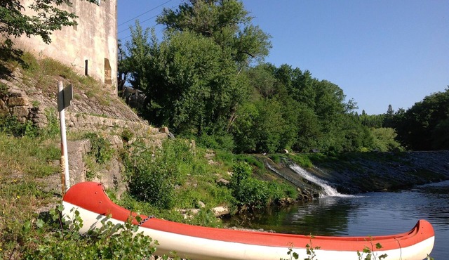 Character riverside property with swimming pool, park and private beach