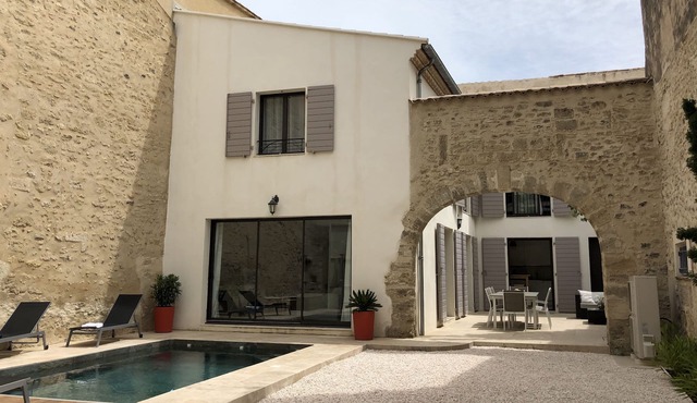 Character villa (Tourism 4*)with swimming pool historic center of Pézenas