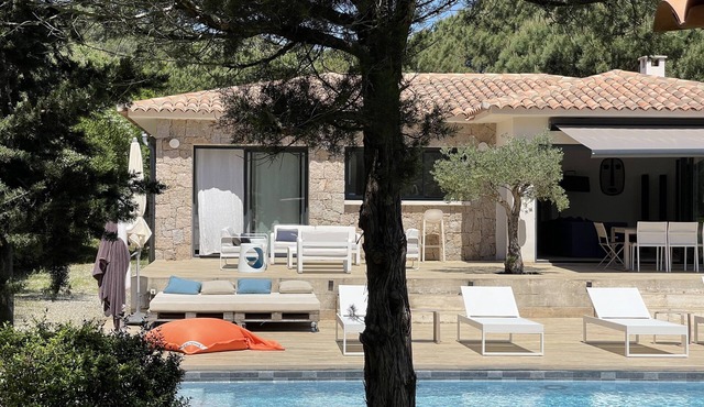 Character villa with heated pool route de Palombaggia