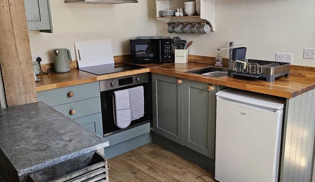 Characterful 3 Bedroom cosy Cottage, Pet-Friendly!