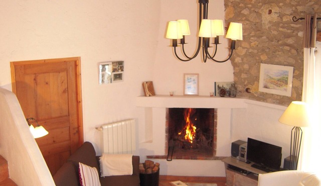 Characterful apartment on Mont Ventoux with pool and tennis