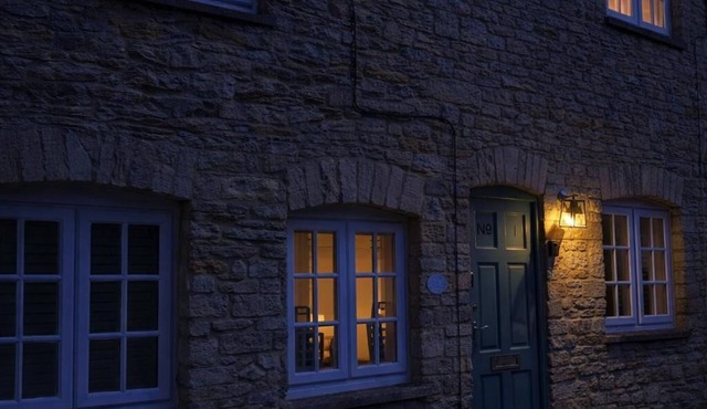 Characterful Cotswold Cottage in Central Tetbury