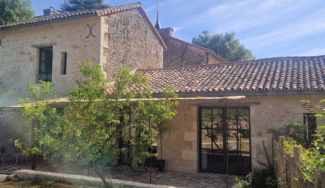 Characterful Country House – Château-Fromage (Bignoux), Sleeps 4