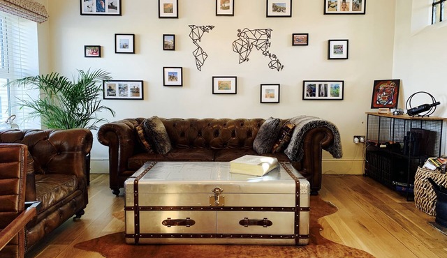 Characterful Home With Hot Tub In Vibrant Village!