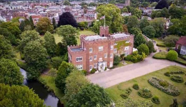 Characterful house in Hertford - near London