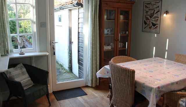 Characterful, pretty, family friendly Georgian house centrally located in Wells