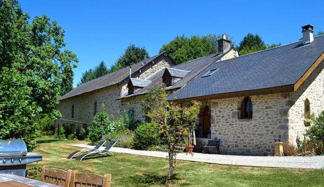 Characterful vacation home in the foothills of the natural park of Millevaches en Limousin.