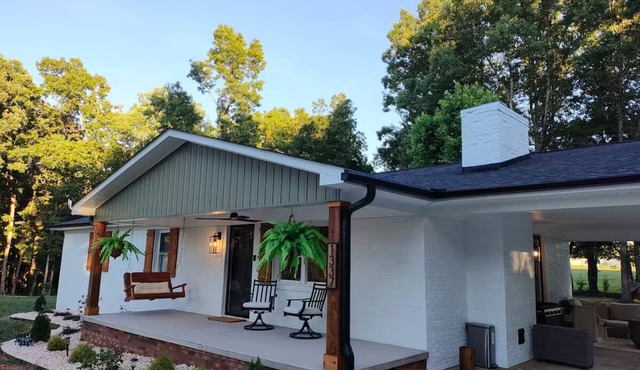 Chardonnay Cottage Center of Wine Country, Quiet & Private, Blue Ridge Mtns
