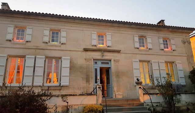 Charentais house between Cognac and Saintes
