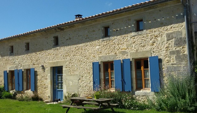 Charentais house in Upper Saintonge for spa guest or family.