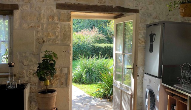 CHARENTAISE HOUSE 85 M2 with enclosed garden