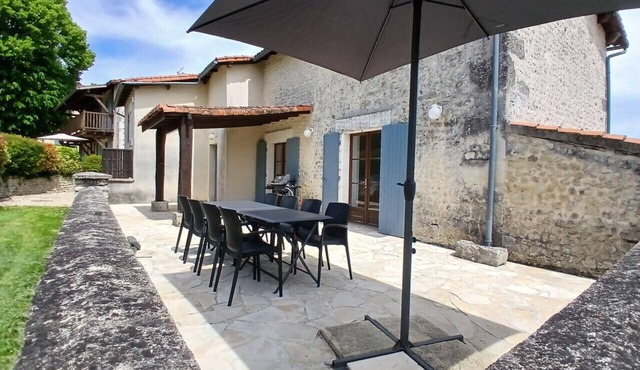 Charente Charme 4 bedroom gite with heated pool