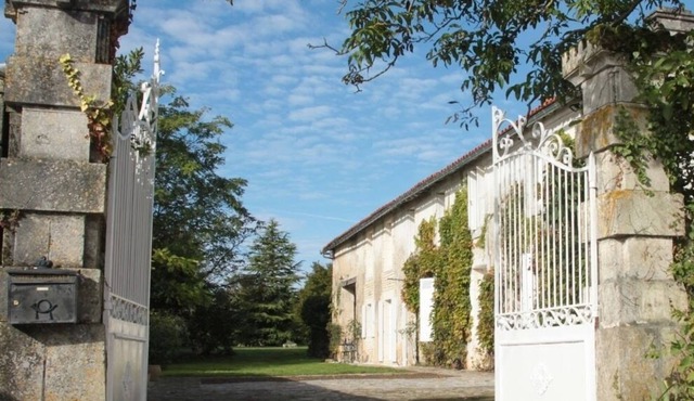 Charente Villa Private Courtyard Pool and Enclosed Mature Gardens