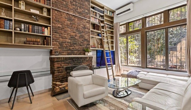 Charles Court by Rove Travel Grand 2BR Duplex