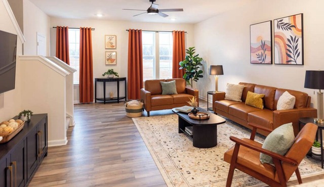 Charles Town Retreat: 8.5 miles to Harpers Ferry & 3.5 miles to Hollywood Casino