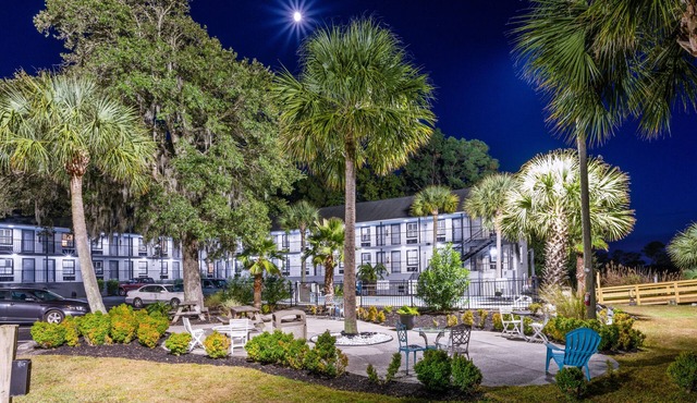 Charleston Creekside Inn