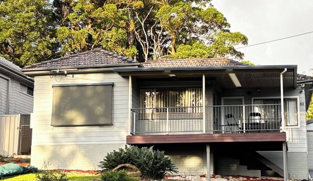 Charlestown Central 7 Bedrooms Front House & Back Unit