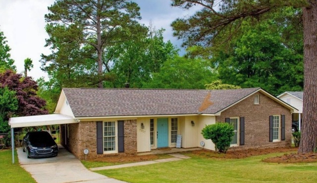 Charlie Mae's Cottage on Cleo