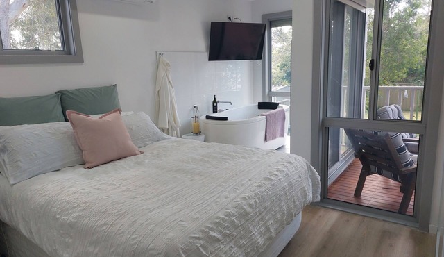 Charlie-vile Romantic spa Escape