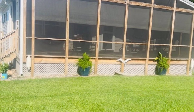 Charlie’s on the Water - a Charming 3-bedroom house with a lake view-Sabula