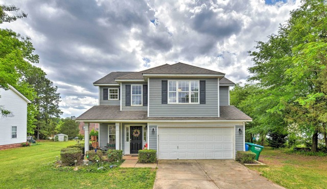 Charlotte Area Retreat Near Shopping & Dining!