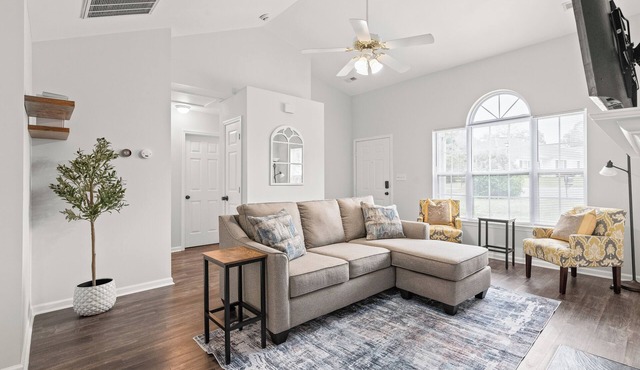 Charlotte Getaway: 3-Bedroom Gem with Big Backyard