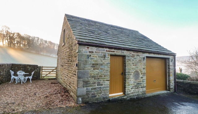 CHARLOTTE’S COTTAGE, family friendly, with a garden in Hathersage