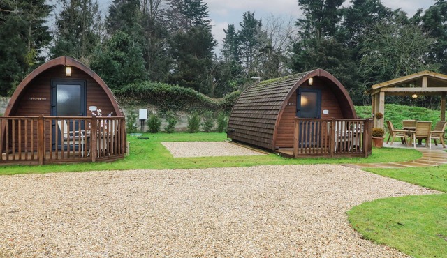 CHARLOTTES, romantic, with a garden in Holbeach