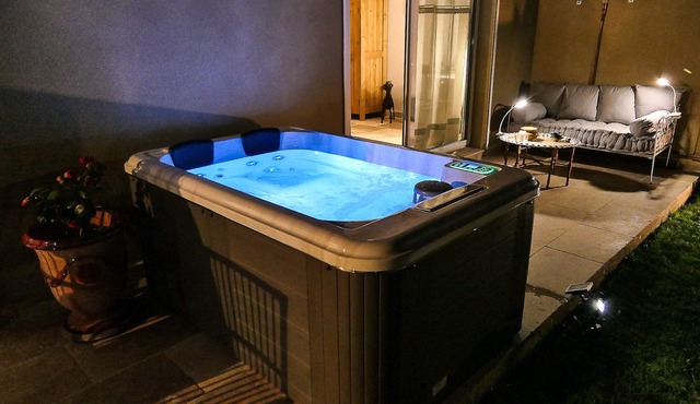 CHARM AND CHARACTER BETWEEN ALPILLES AND CAMARGUE FROM 26. 05 TO 30. 06 WEEK AT 800 €