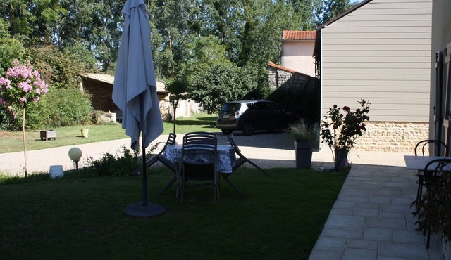 Charm and comfort on the outskirts of town, close to hiking trails.