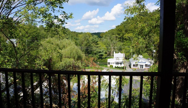 ⋆Charm and Convenience 2BR in Downtown Scottsville