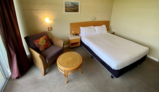 Charm and private, fully furnished suite for rent.