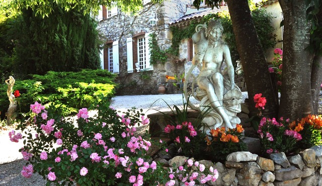 CHARM AND SERENITY IN THE HEART OF UNSPOILT COUNTRYSIDE, WITH HEATED SWIMMING POOL