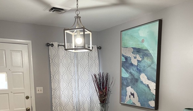 Charm City Getaway! Workspace Available! Free Parking!