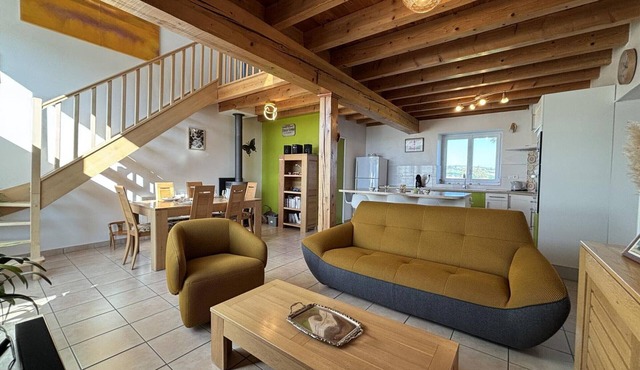 Charming gîte in Saint-Bonnet-de-Rochefort, perfect for 4-6 people