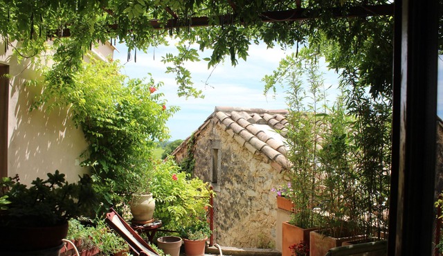 Charming house between sea and scrubland, nice view, south facing terraces