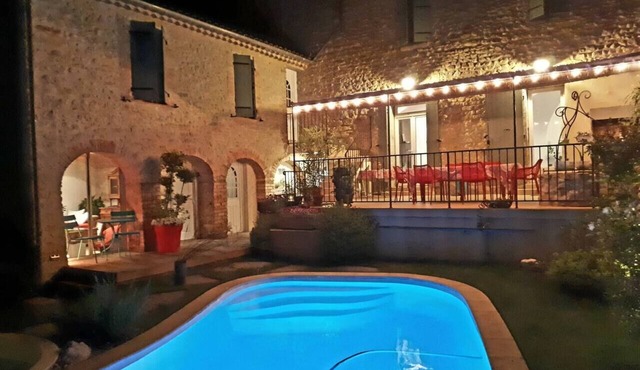 Charming house with swimming pool, jacuzzi and +!