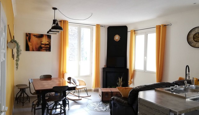 Charmante Maison Avec Cour Proche Thermes et Lieux Touristiques