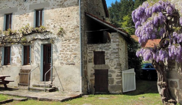 CHARMING COTTAGE IN THE MONTS D'AMBAZAC AT THE FOOT OF THE SINGLETRACK BIKE PARK