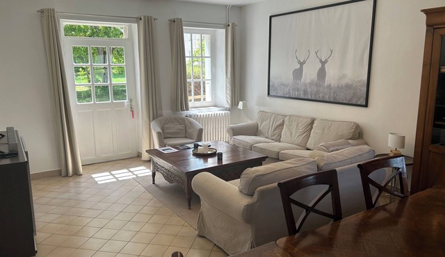 Charming cottage located in the park of a 17th century castle