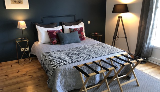 Charming bed and breakfast in a quiet house with character